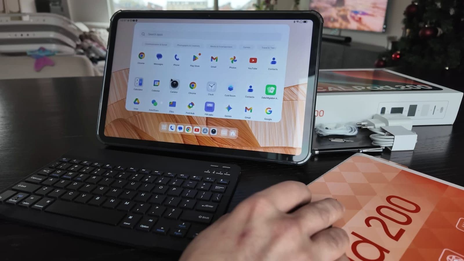 Het geopende applicatiemenu in pc-modus op de Oscal Pad 200