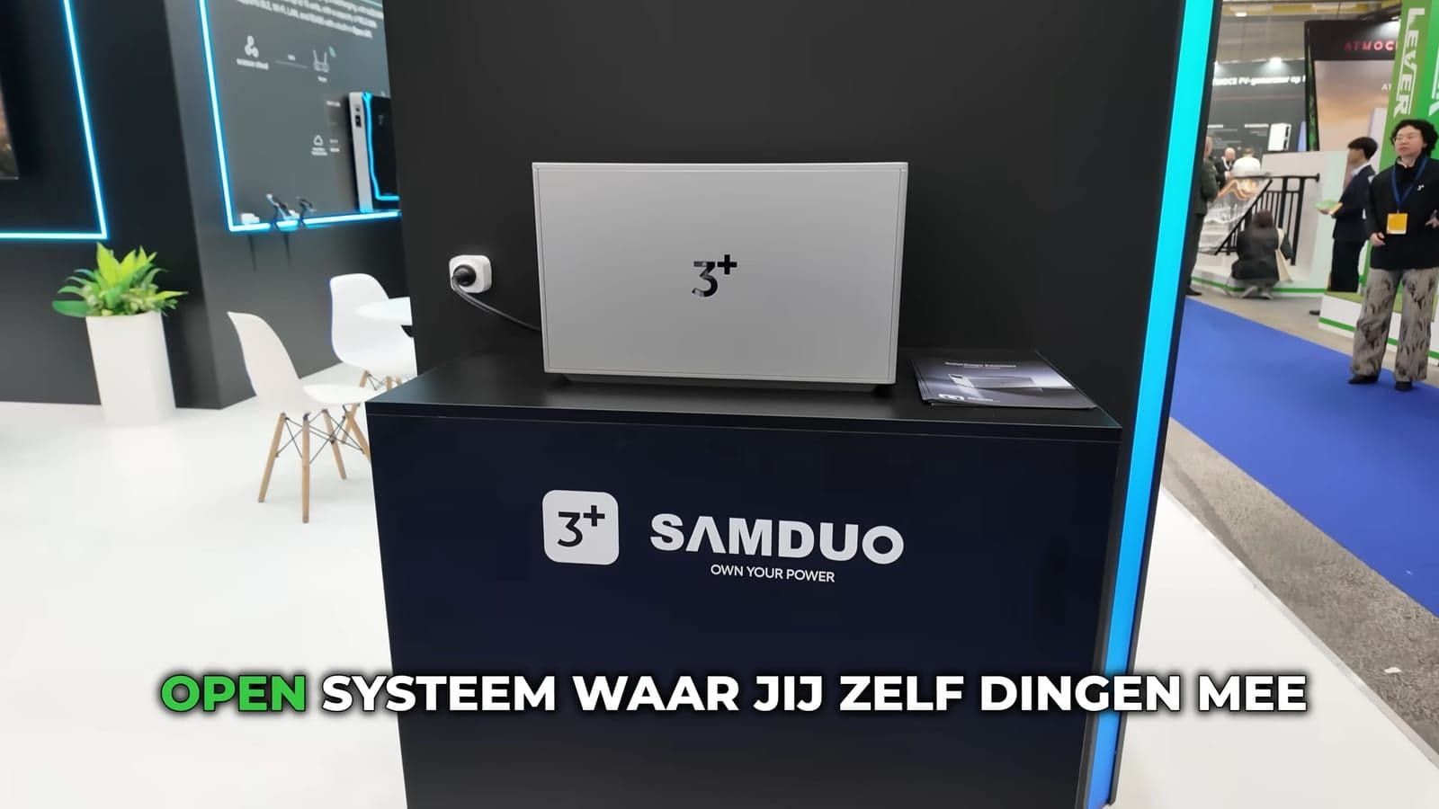 Compacte SAMDUO E6000H batterijmodule op een sokkel